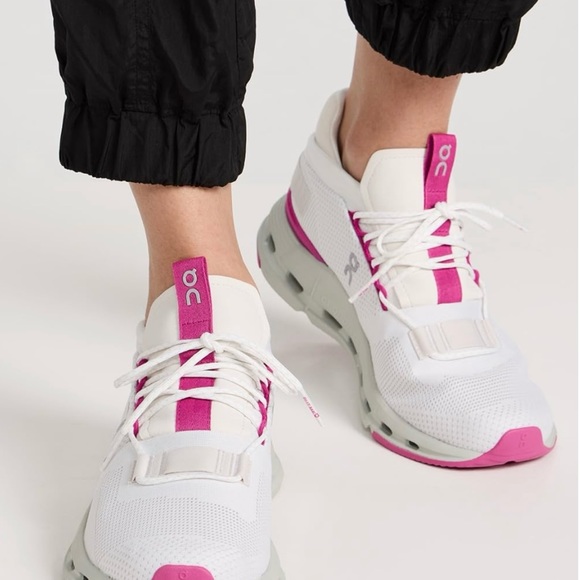 On Cloud Cloudnova Barbie - Picture 4 of 7